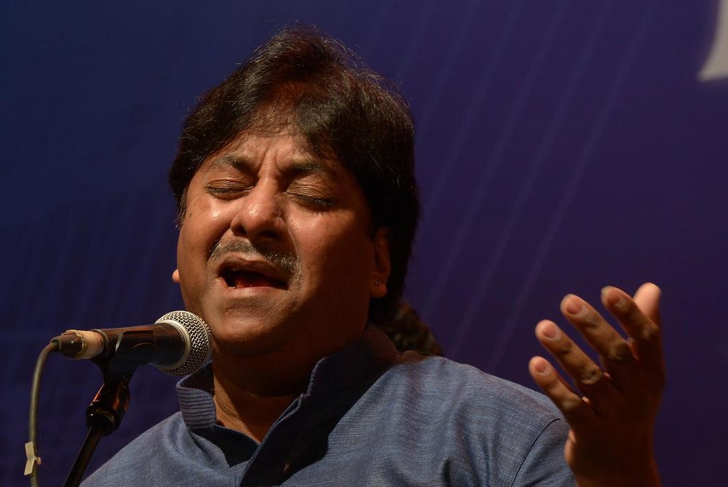 উস্তাদ রশিদ খান-চির-উদীয়মান বলেই যাঁর উত্তরণের সীমা-পরিসীমা নেই। - The ...
