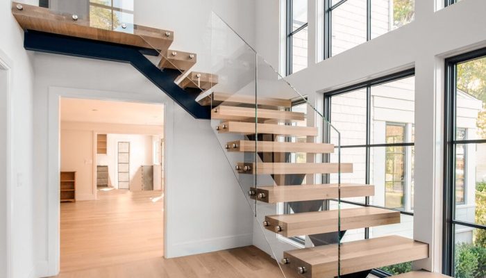 L-shaped-stairs-with-Glass-Railing